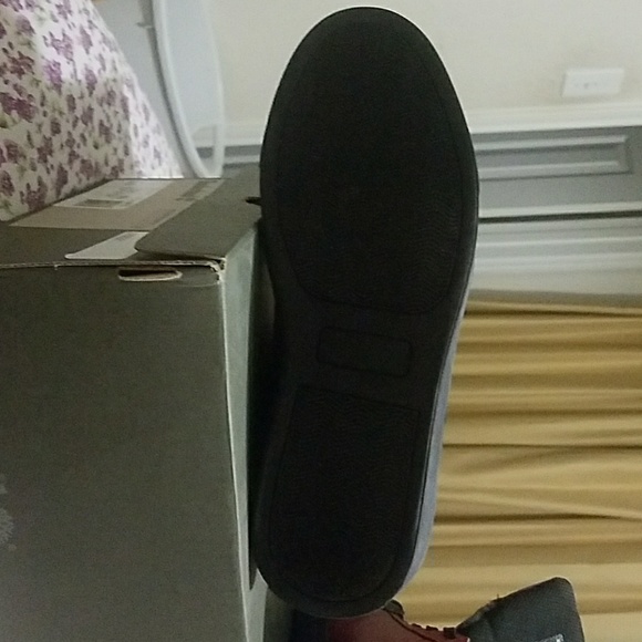 Shoes - Picture 3 of 4